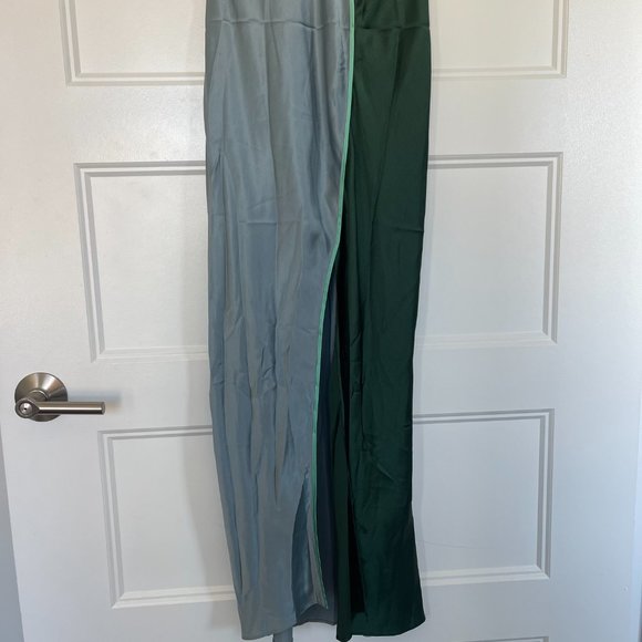 Lattelier Contemporary Deep V-Neck Silk Tank Dress, size M - Picture 5 of 7